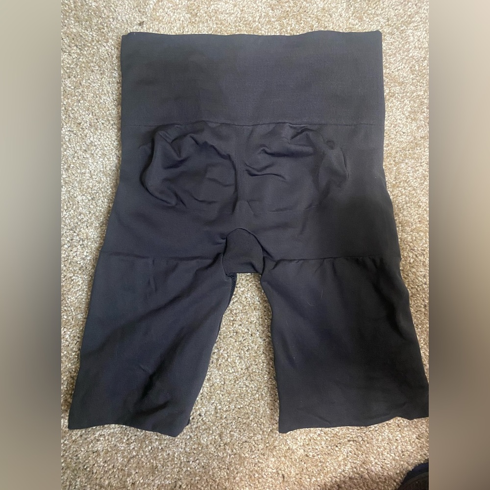 Assets by Spanx Women's Size Small Black Shorts
